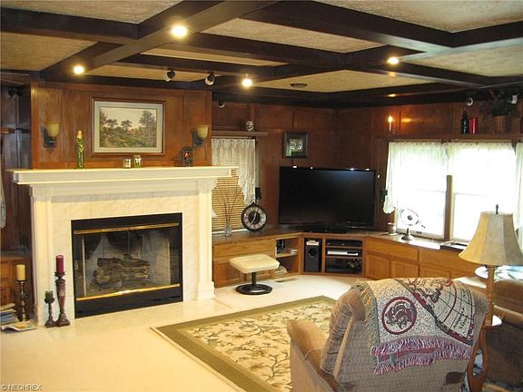 3rd image of 990 Oakbrooke Dr