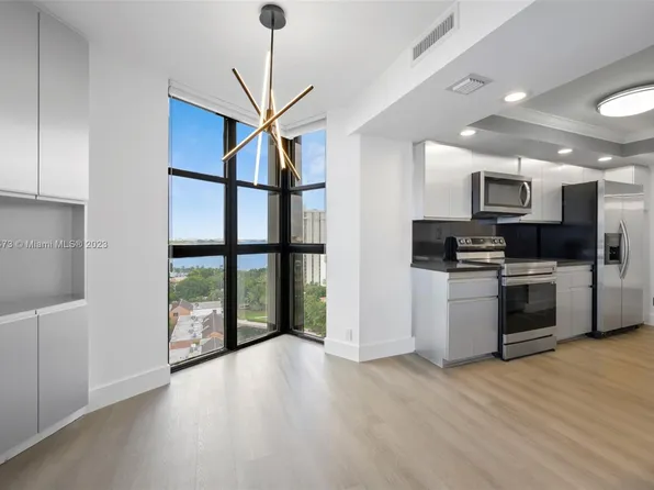 1000 Quayside Ter APT 1801, Miami, FL 33138