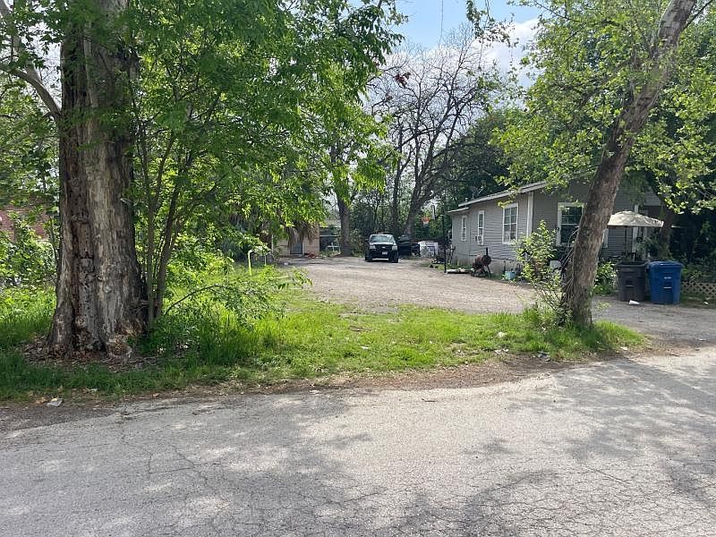 2nd image of 116 Fairbanks Ave