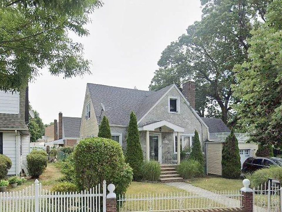 1st image of 11015 223rd St