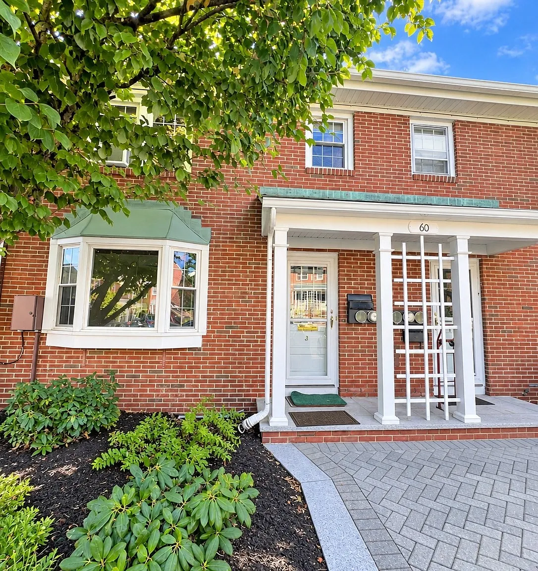 2 bed, 2.5 bath, 1924 sqft, $3,450 — Photo 1