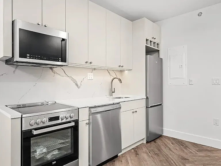 706 Ocean Pkwy #5Q — Photo 4