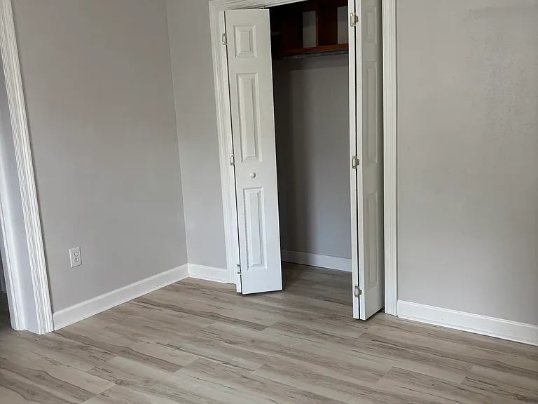 1350 Sylvia Ave — Photo 7