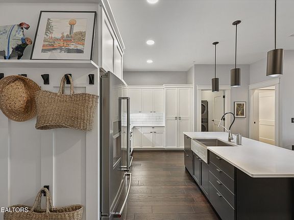 4th image of 333 W Depot Ave #602