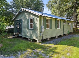 532 State St, Bay Saint Louis, MS 39520