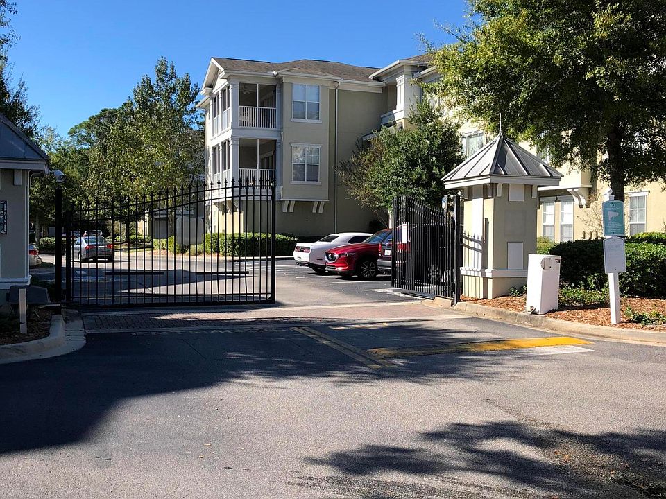 2nd image of 8290 Gate Pkwy W Unit 185