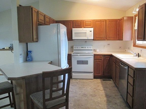5th image of 513 E Showalter St