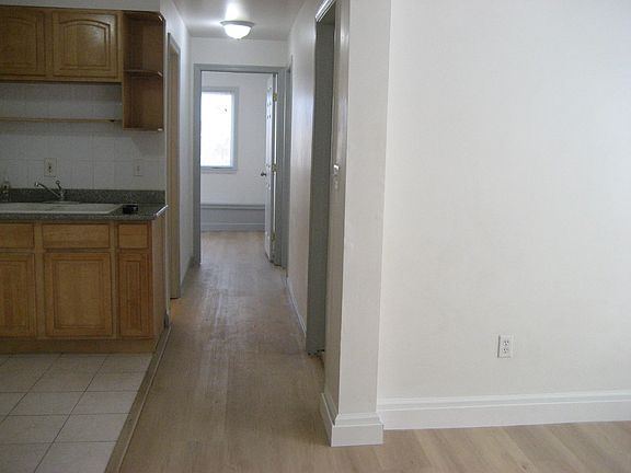 Hallway to bedrooms