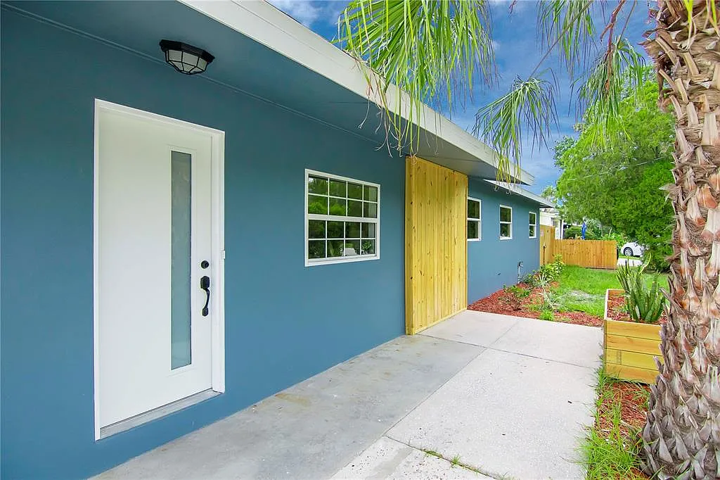 5 bed, 2.0 bath, 1416 sqft, $2,800 — Photo 3