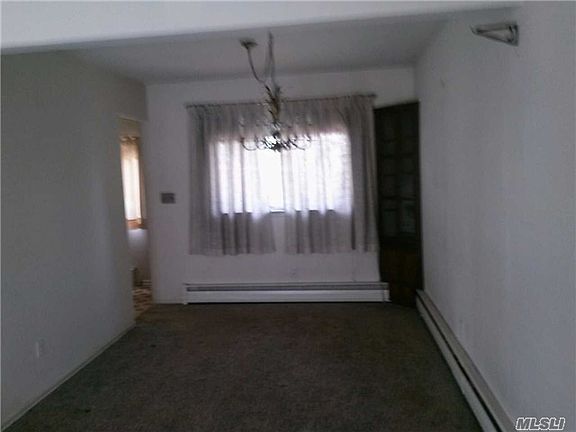 2nd image of 1182 Barnes St