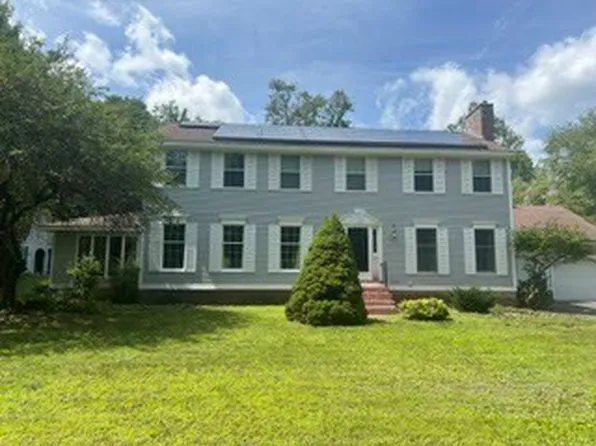 317 New Sherborn Rd, Athol, MA 01331