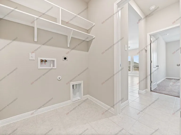 625 Oxford Ln — Photo 17