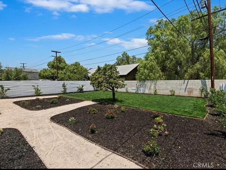 4775 Beverly Ct — Photo 8