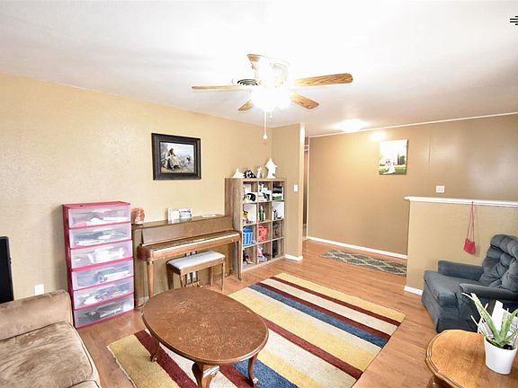 3rd image of 205 Cactus Dr