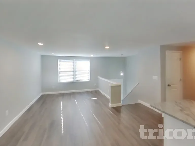 808 Ruxshire Dr — Photo 2