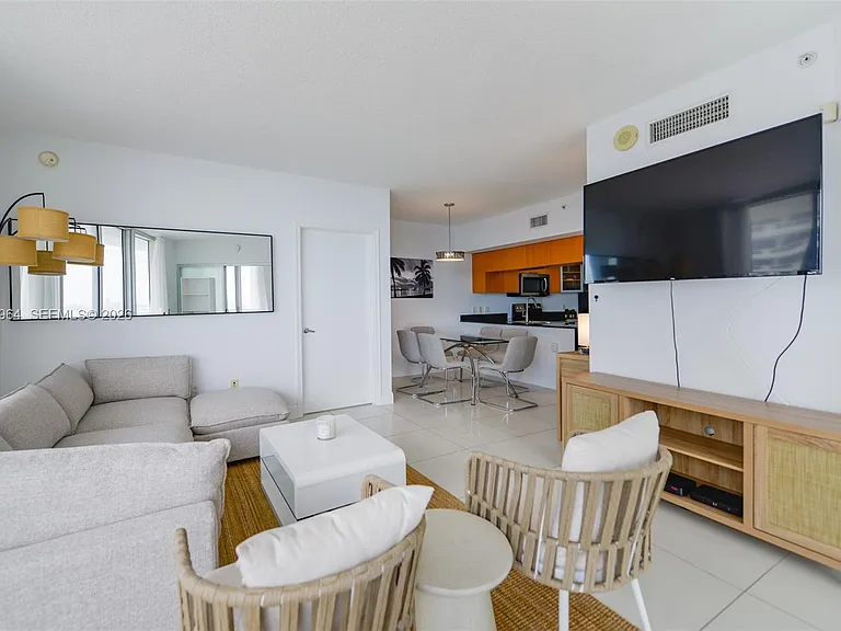 1750 N Bayshore Dr #2402 — Photo 8