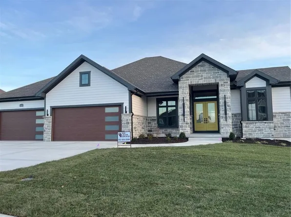3023 NE 102nd St, Kansas City, MO 64155