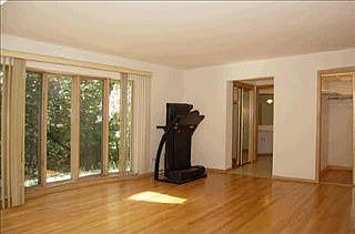 5th image of 2020 Crestwood Ln