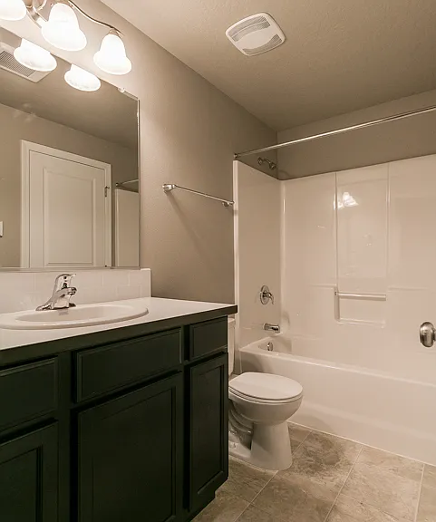 981 N Pacific Hwy #99 — Photo 10