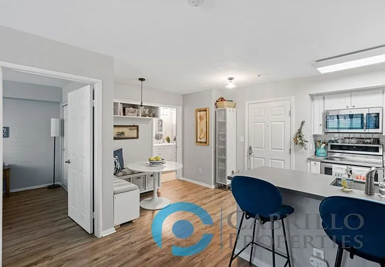 1435 India St #408 — Photo 13
