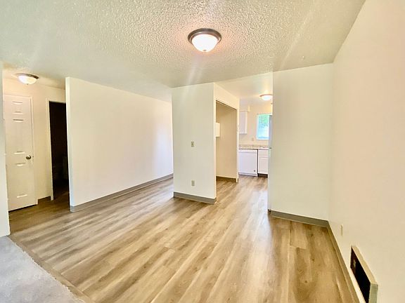 5th image of 3065-3073 NE Cleveland Ave #3065