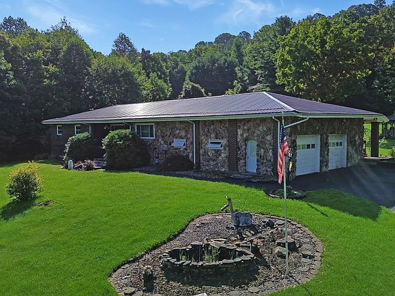 2nd image of 1443 Greenwich Rd