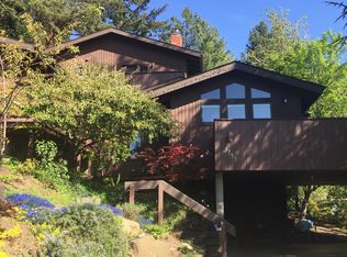 3745 Emerald St, Eugene, OR 97405