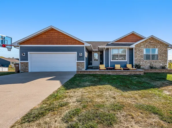 5379 Destiny Dr, Pleasant Hill, IA 50327