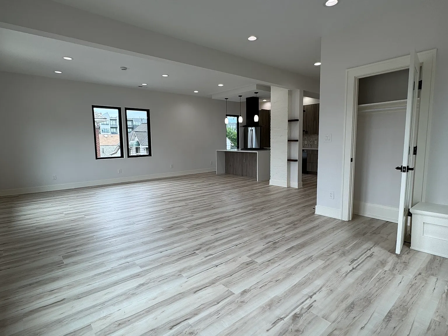 2 bed, 2.5 bath, 1730 sqft, $2,750 — Photo 4
