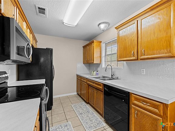 3rd image of 1102 Chablis Dr
