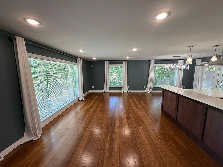 2500 Bluff Blvd — Photo 25