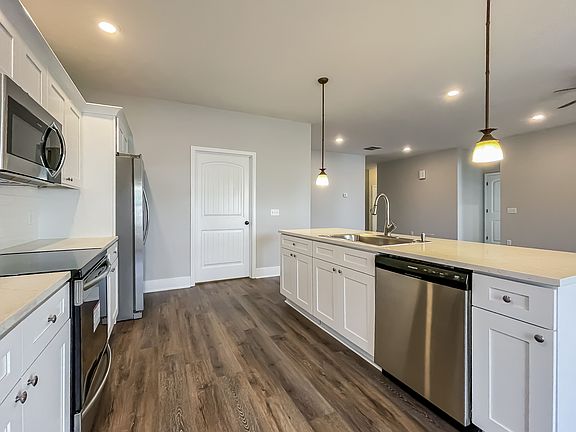 5th image of 16 Greyfield Dr