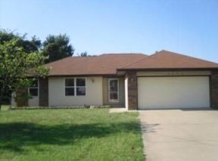 3703 S Swan Ct, Springfield, MO 65807