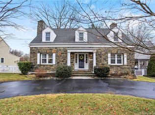 2032 N Benson Rd, Fairfield, CT 06824