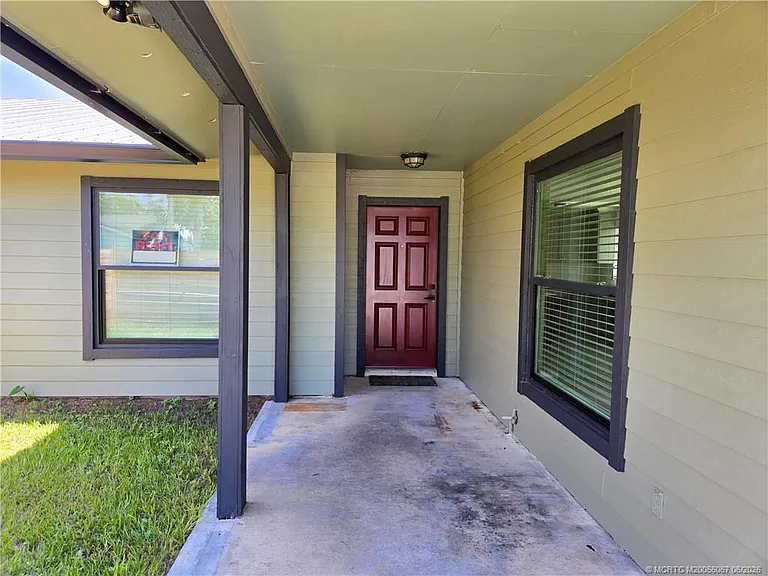 4508 SE Salvatori Rd — Photo 3