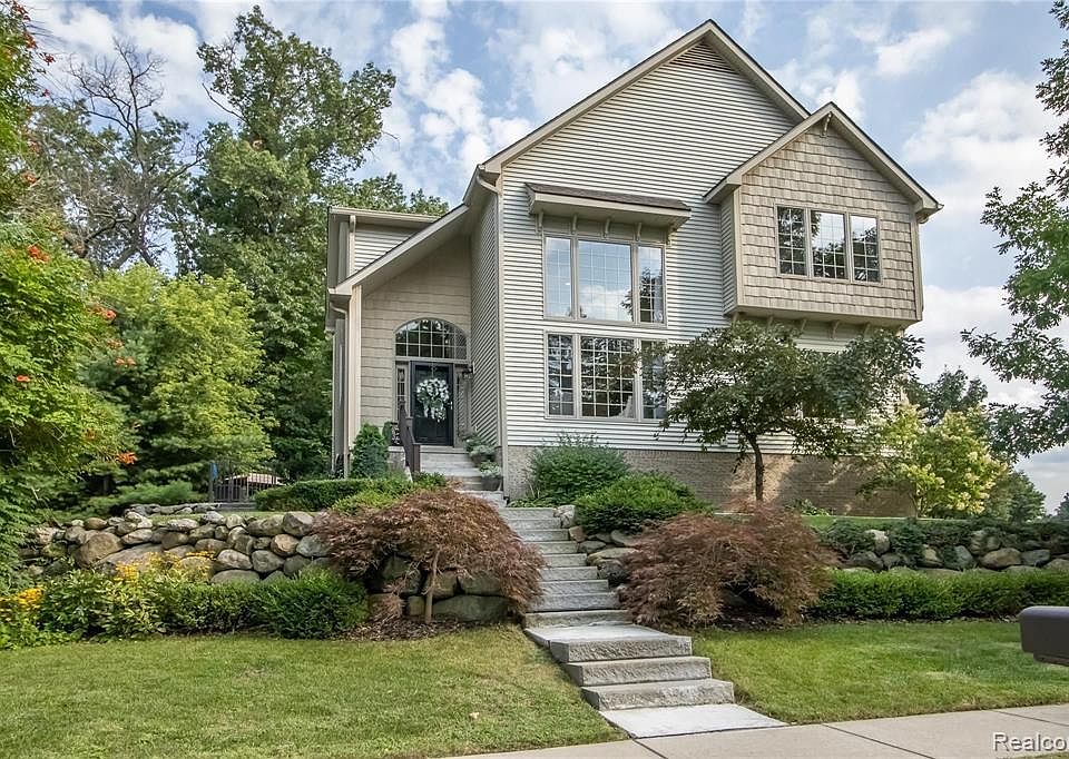 1417 Brighton Lake Rd, Brighton, MI 48116 Zillow