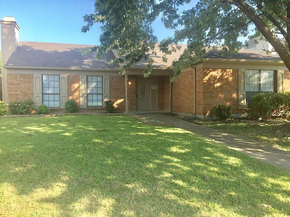 1st image of 2225 Country Oaks Dr