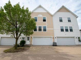 1062 10th Ave NW, Altoona, IA 50009