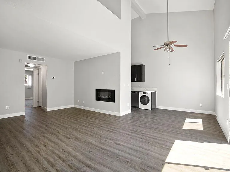 Brody Terrace Apartments — Photo 30