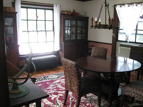 4th image of 24 Woodland Pl #1
