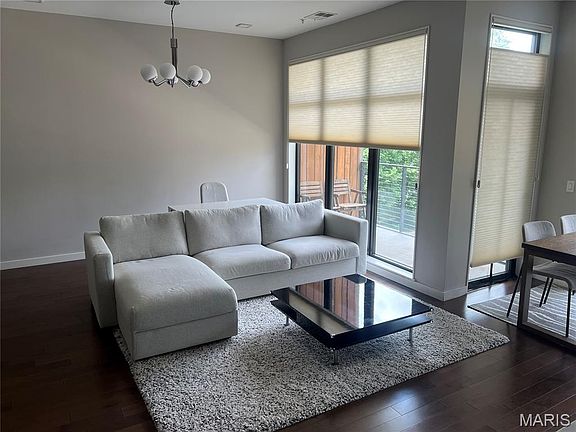 3rd image of 4101 Laclede Ave Unit 309
