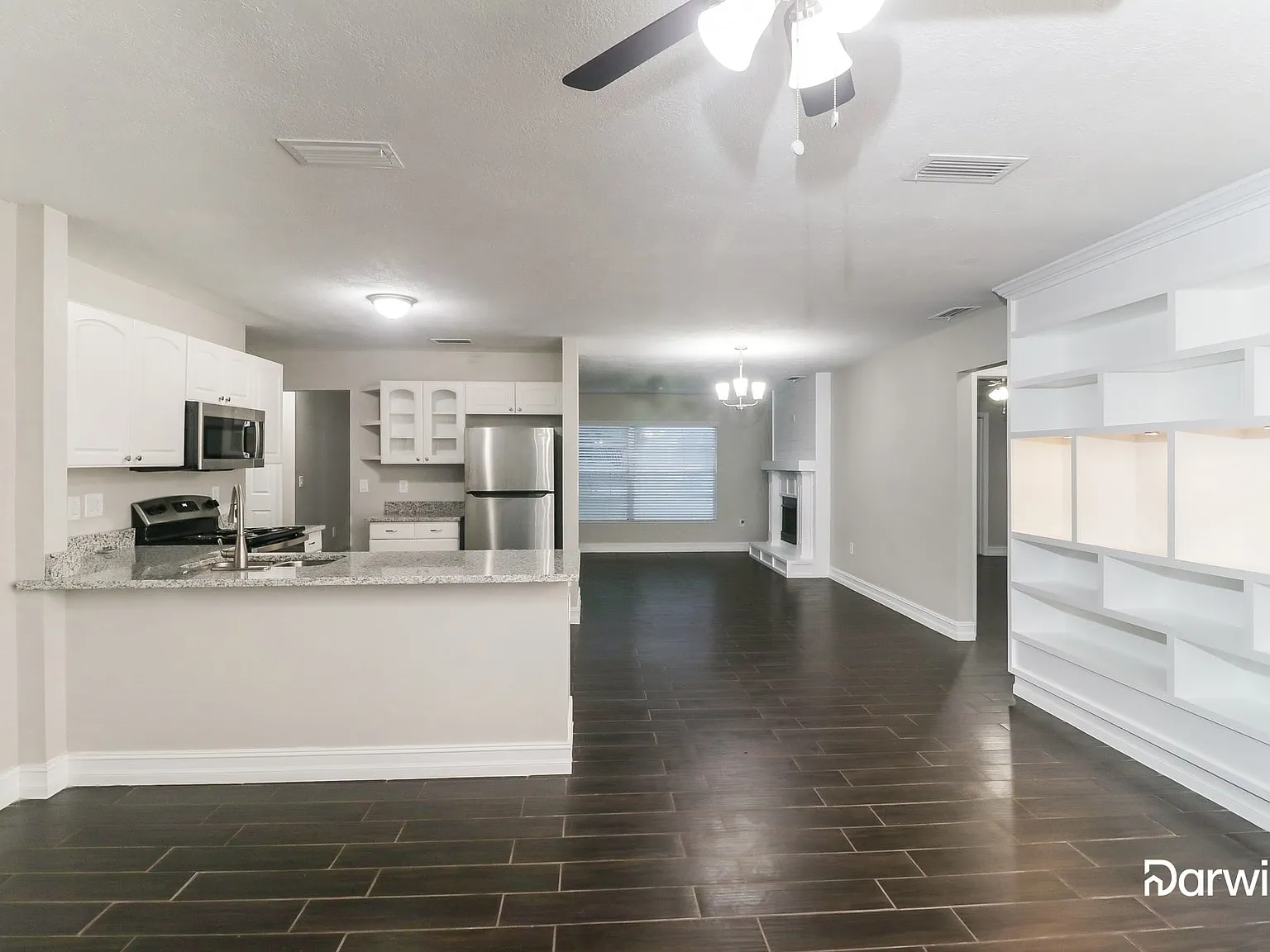 3 bed, 2.0 bath, 1393 sqft, $1,935 — Photo 3