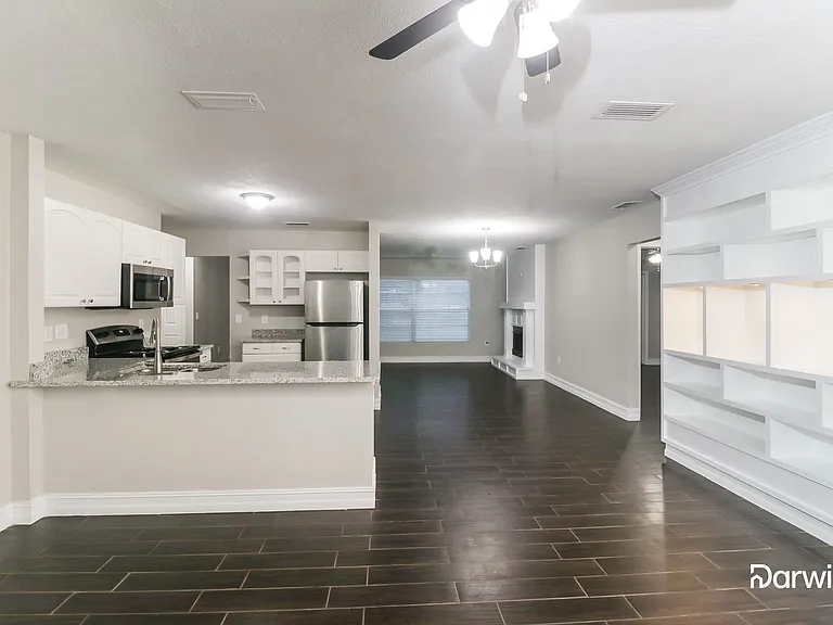 11183 Linden Dr — Photo 3