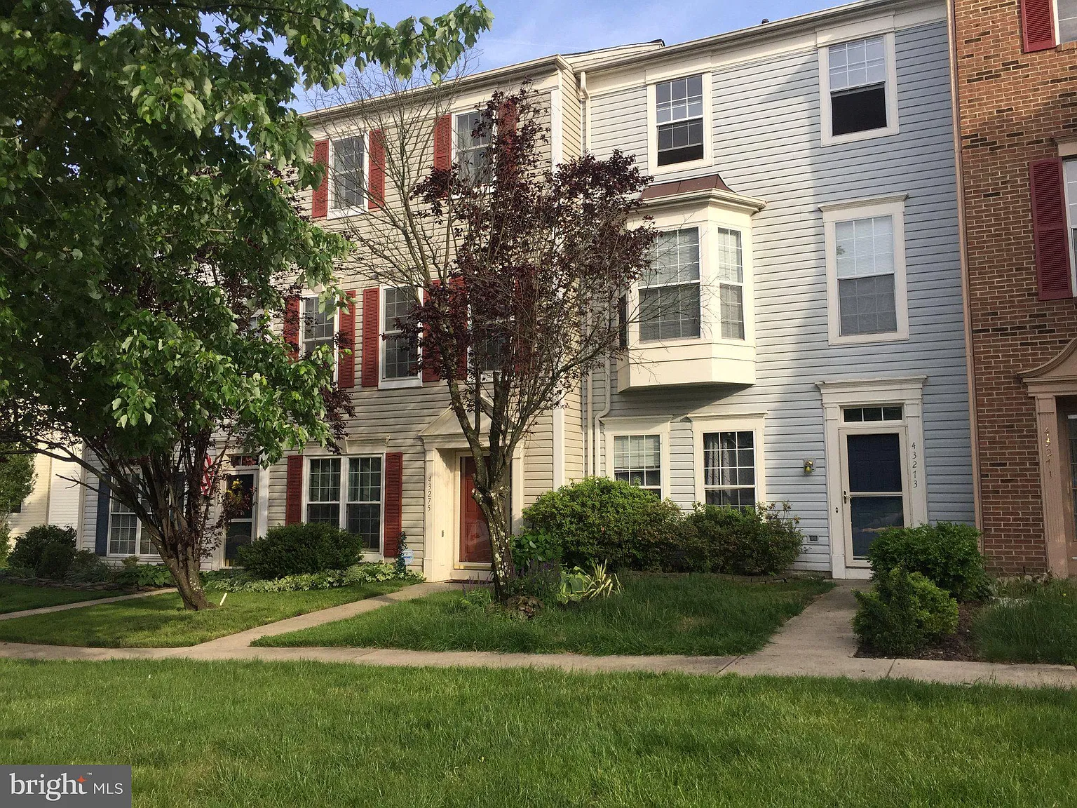 4 bed, 3.5 bath, 2172 sqft, $3,300 — Photo 2