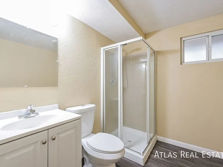 540 N Harlan St — Photo 12