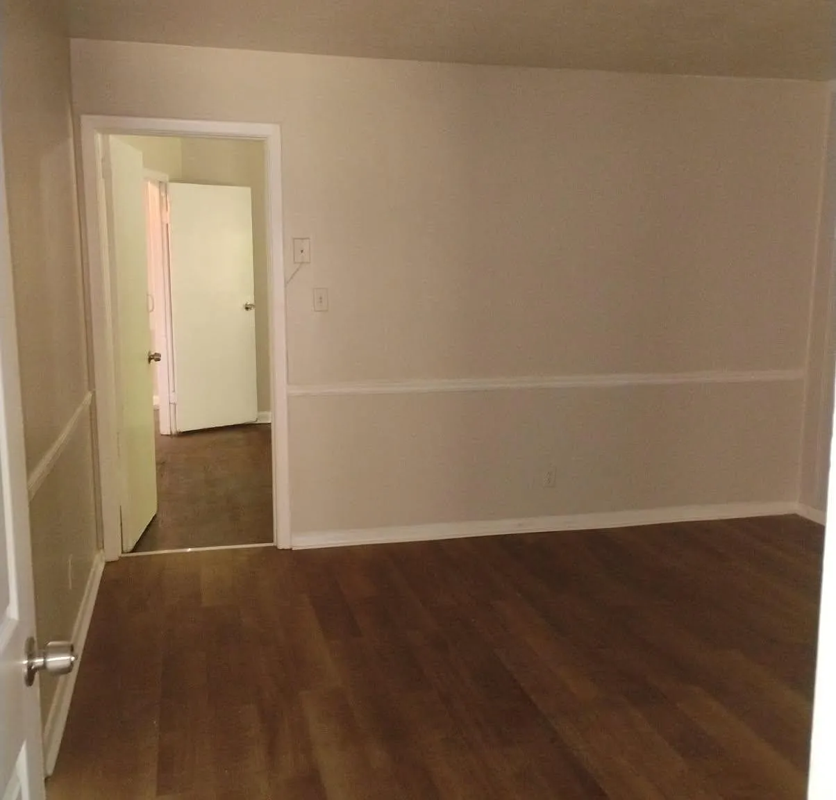 5 bed, 1.5 bath, 2394 sqft, $1,650 — Photo 2