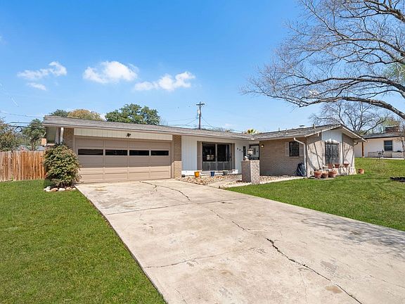 2nd image of 303 Marquis Ln