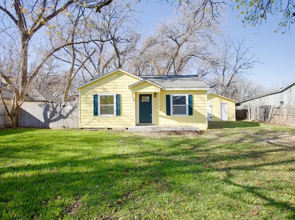 318 Pemberton Dr, Fort Worth, TX 76108