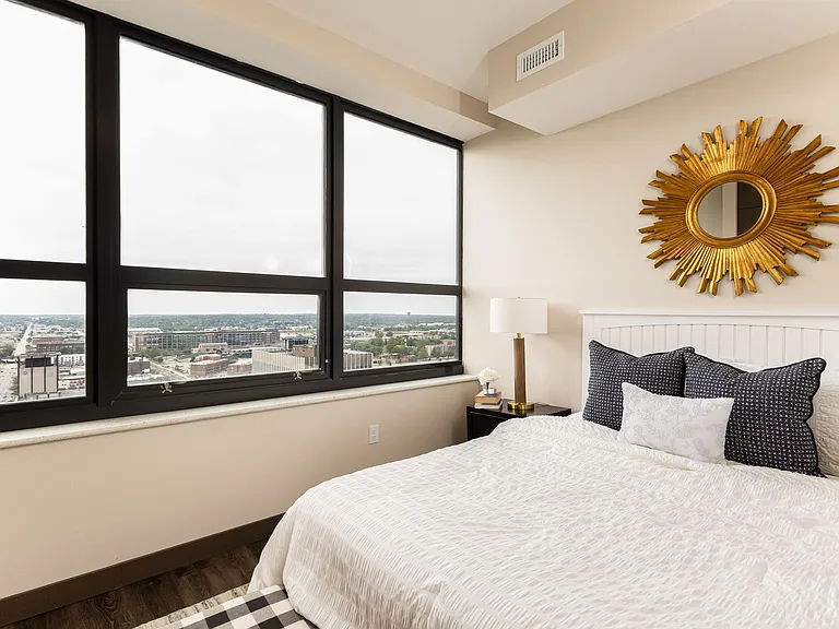 Liberty Tower Residences — Photo 40