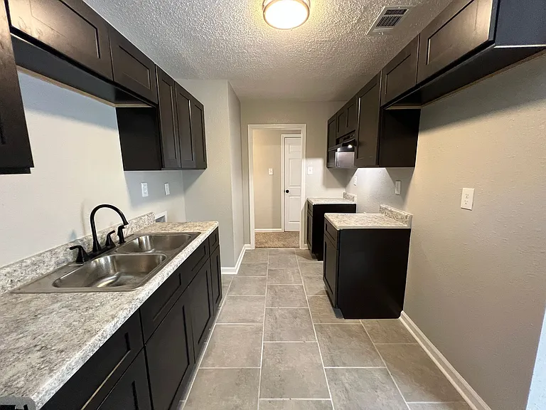 1181 Canary Ln — Photo 13